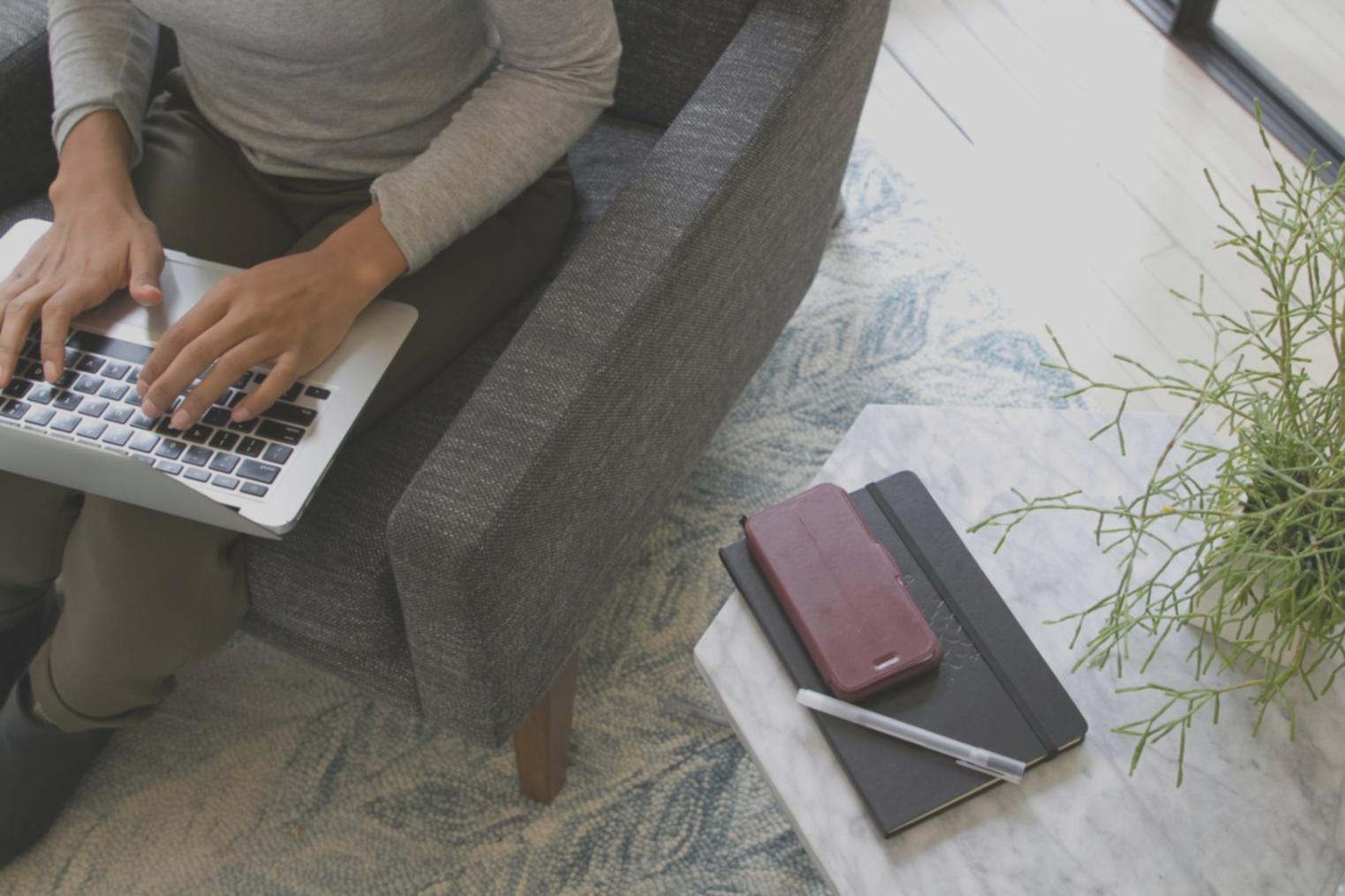 Équipe d'experts solenquorent en session de conseil financier